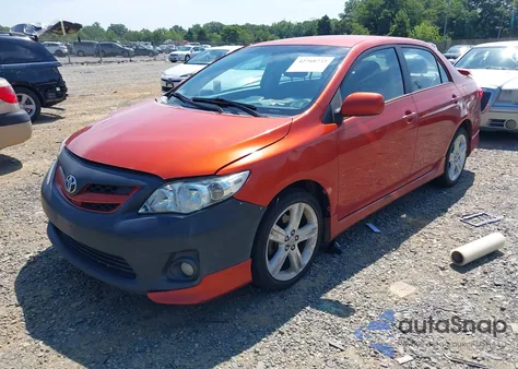 2013 Toyota Corolla S Special Edition z USA, uszkodzony, nr VIN 2T1BU4EE4DC064661